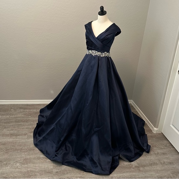 NEW JOVANI SZ 24 NAVY BLUE BEADED FORMAL BALL GOWN - Picture 1 of 14
